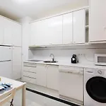 Rentandhomes Beachfront Center Apartment Marbella