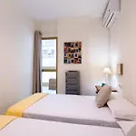 Rentandhomes Beachfront Center * מארבלה