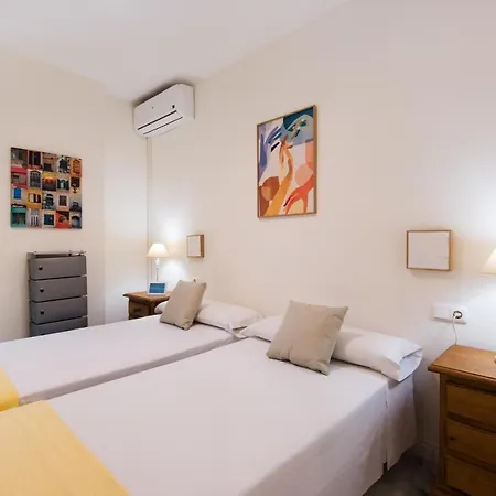 Rentandhomes Beachfront Center