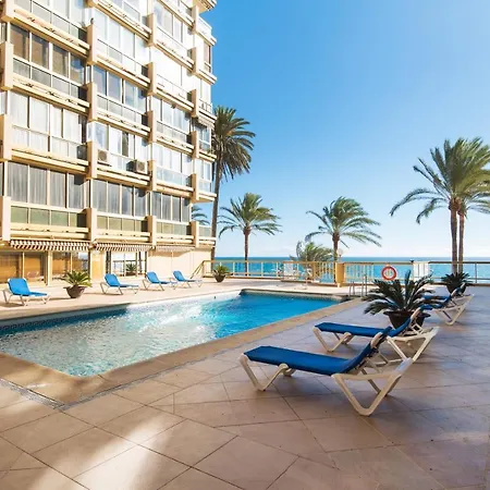 Rentandhomes Beachfront Center Apartment *