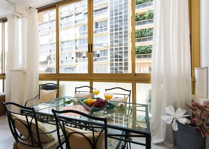 Rentandhomes Beachfront Center Апартаменты *