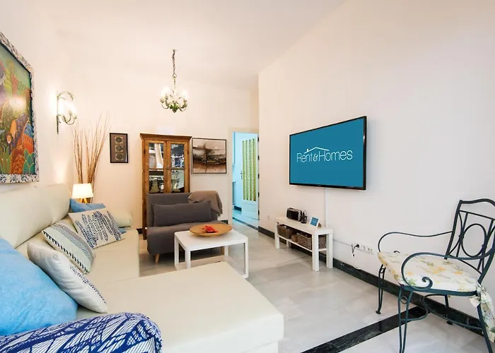 Rentandhomes Beachfront Center * Марбелья