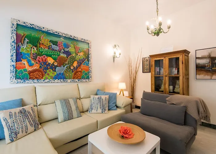 Апартаменты Rentandhomes Beachfront Center *