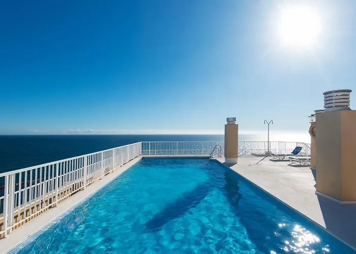 Rentandhomes Beachfront Center Appartamento