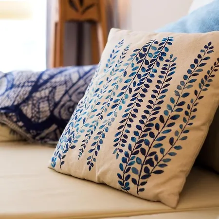 Rentandhomes Beachfront Center *