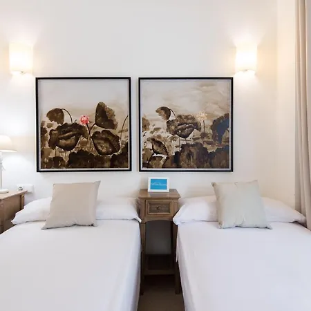 Rentandhomes Beachfront Center