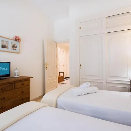 Rentandhomes Beachfront Center Apartmán