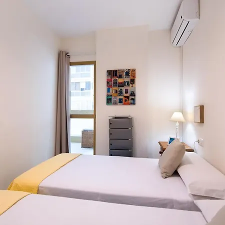 Rentandhomes Beachfront Center * Marbella