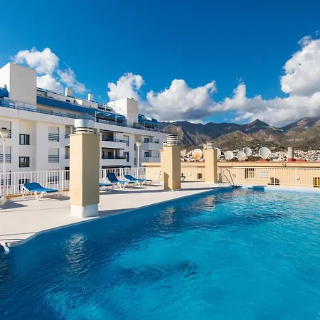 Rentandhomes Beachfront Center *