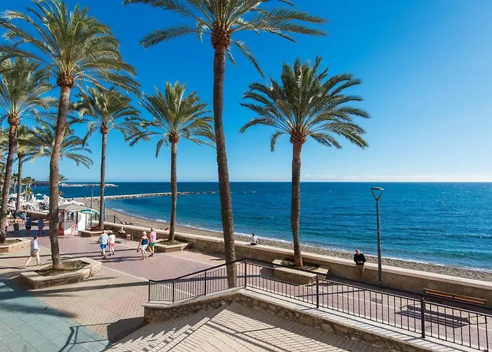 아파트 Rentandhomes Beachfront Center 마르베야