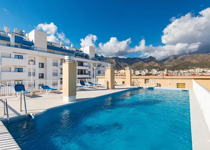 Rentandhomes Beachfront Center *