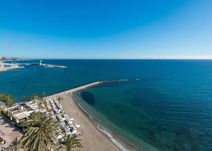 Rentandhomes Beachfront Center 아파트